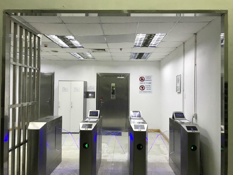 ESD三輥閘防靜電門禁案例圖 (8).JPG